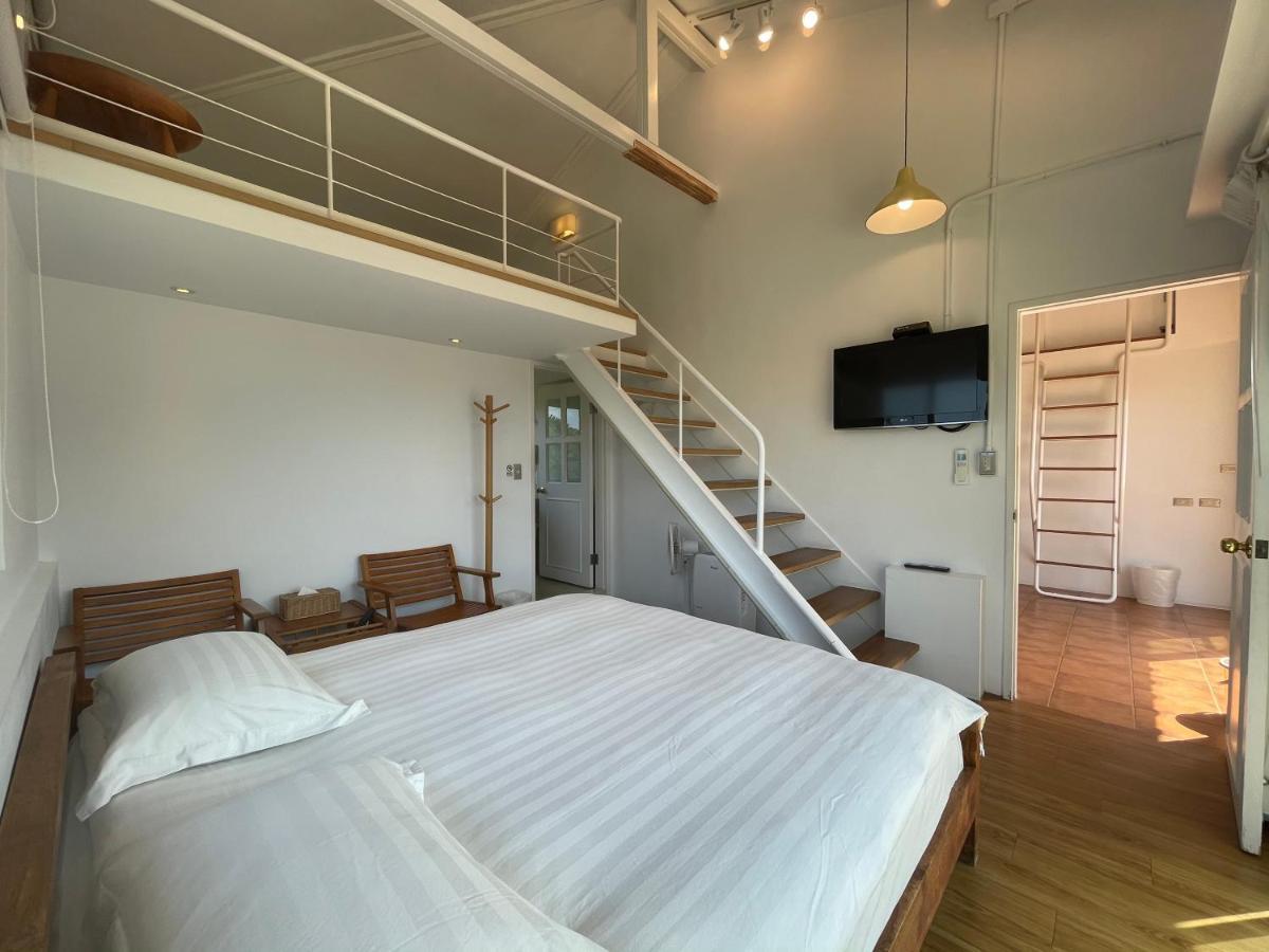 Golden101 Bed And Breakfast Цзюфэнь Экстерьер фото