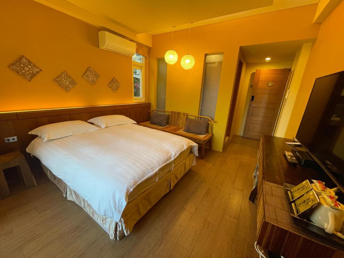Golden101 Bed And Breakfast Цзюфэнь Экстерьер фото